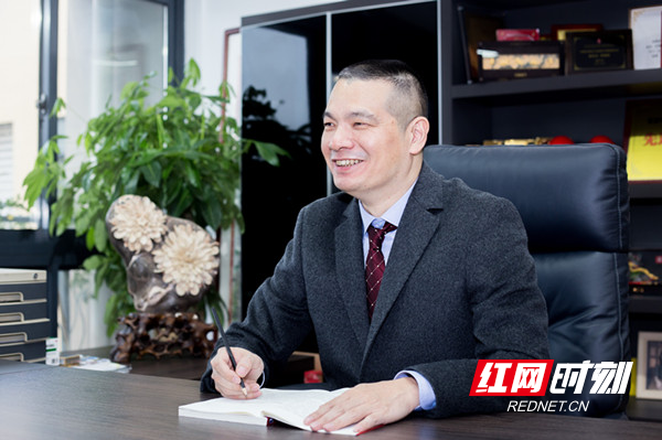 湖南一高校暑期裝修宿舍學(xué)生物品疑被盜走？校方：正在調(diào)查